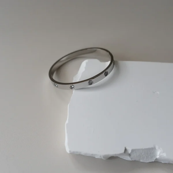 KAHLO || CIRCLE CZ BANGLE (SILVER)