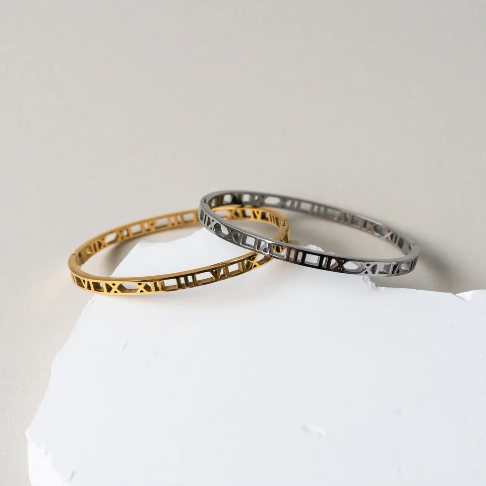 LiviaGroup22048px-min